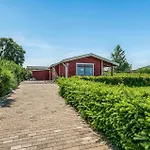 2 Bedroom Lovely In
