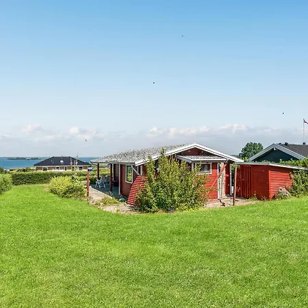 2 Bedroom Lovely In 度假居