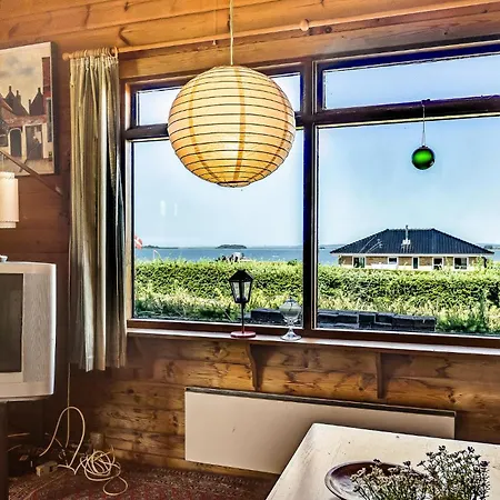 2 Bedroom Lovely In