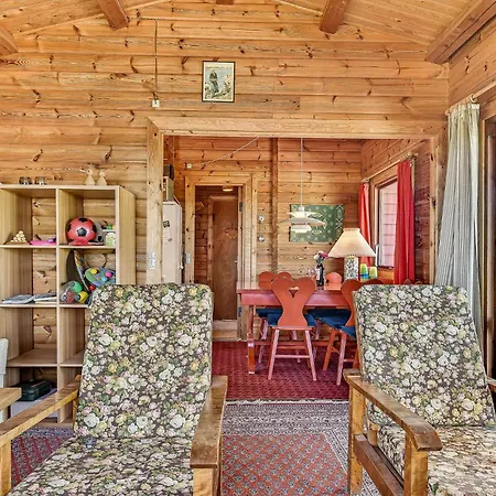 2 Bedroom Lovely In 別荘 フ ァボルグ