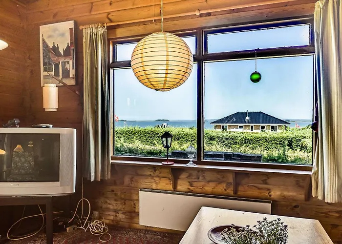 2 Bedroom Lovely In